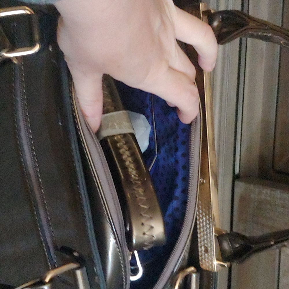 NWT! INSPIRED PRDA PURSE - Picture 3 of 3